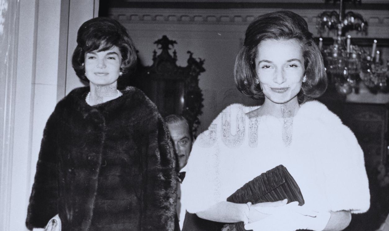 Gettyimages - 515014016, Jacqueline Kennedy with Princess Lee Radziwill 