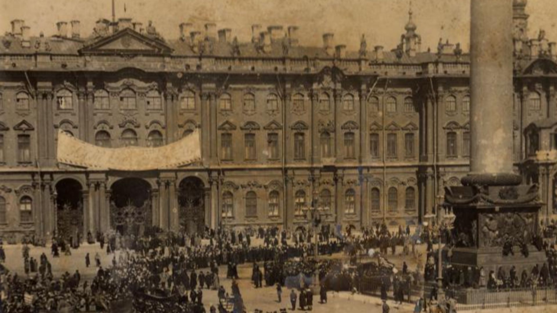 File:May Day 1917 at the Winter Palace Saint Petersburg Russia.jpg