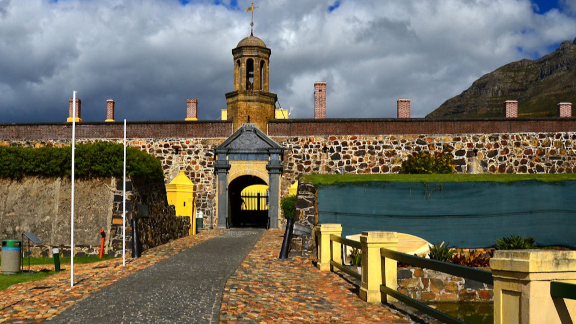 Built between 1666 and 1679 by the Dutch East India Company (VOC) as a maritime replenishment station, the Castle of Good Hope is the oldest surviving colonial building in South Africa.