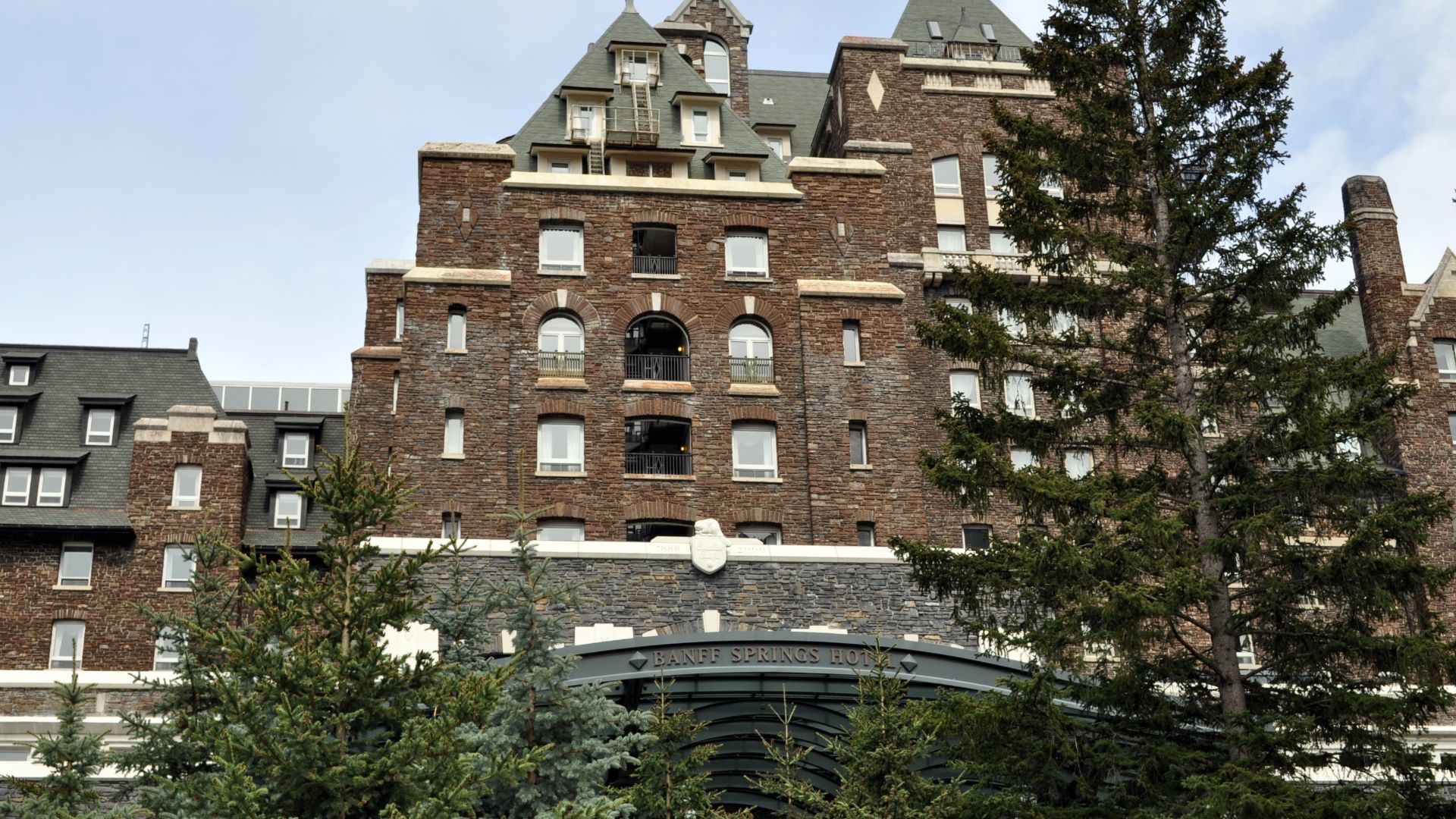 Front view of Banff Springs Hotel