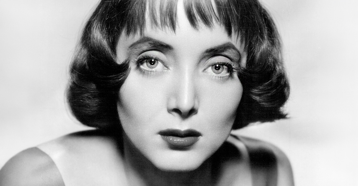 Black and white portrait of Carolyn Jones