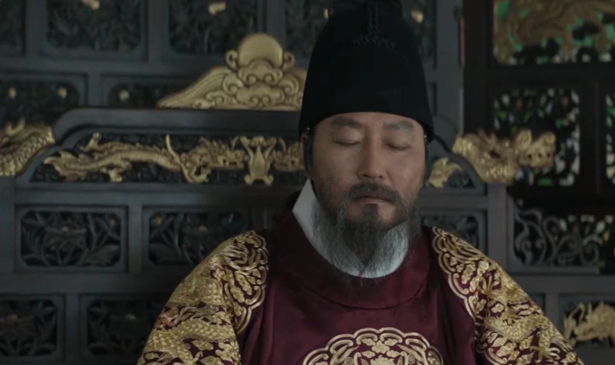 Screenshot from The Throne (2015) 