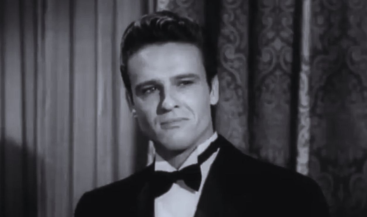 Screenshot from Pretty Boy Floyd (1960)