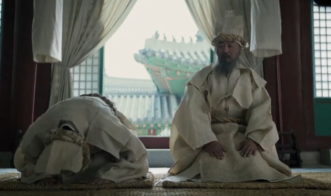 Screenshot from The Throne (2015) 