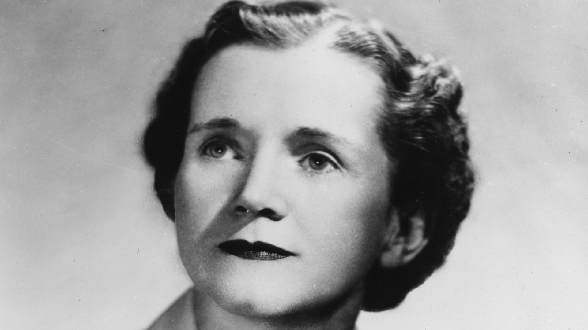 Description: Biologist Rachel Louise Carson (1907-1964) began her career with the U.S. Fish and Wildlife Service but achieved fame and social influence with publication of such popular books as The Sea Around Us (1951) and Silent Spring (1962).
Creator/Photographer: Unidentified photographer
Medium: Black and white photographic print
Persistent URL: [1]
Repository: Smithsonian Institution Archives
Collection: Science Service Records, 1902-1965 (Record Unit 7091) - Science Service, now the Society for Science & the Public, was a news organization founded in 1921 to promote the dissemination of scientific and technical information. Although initially intended as a news service, Science Service produced an extensive array of news features, radio programs, motion pictures, phonograph records, and demonstration kits and it also engaged in various educational, translation, and research activities.

Accession number: SIA2008-0392