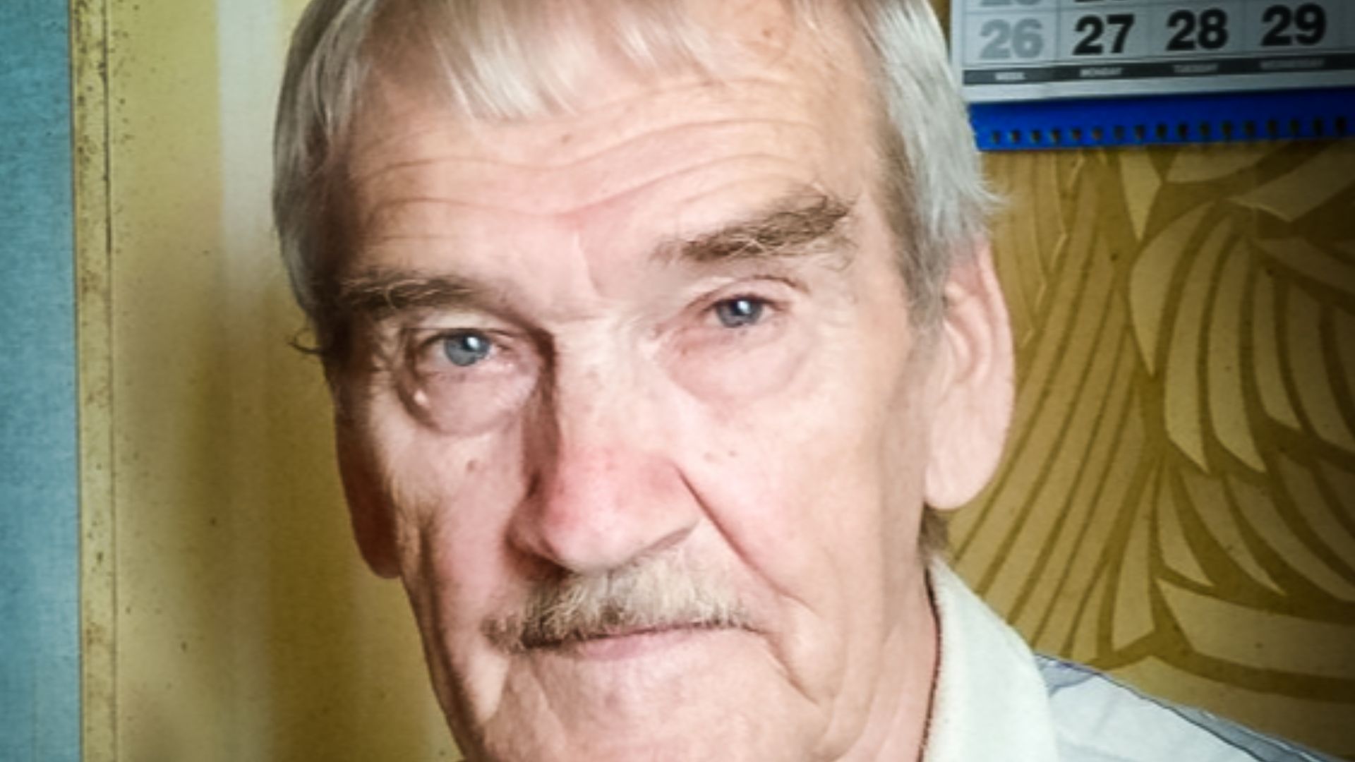 Stanislaw Petrow in der Küche seiner Wohnung in Frjasino, 03.07.2016