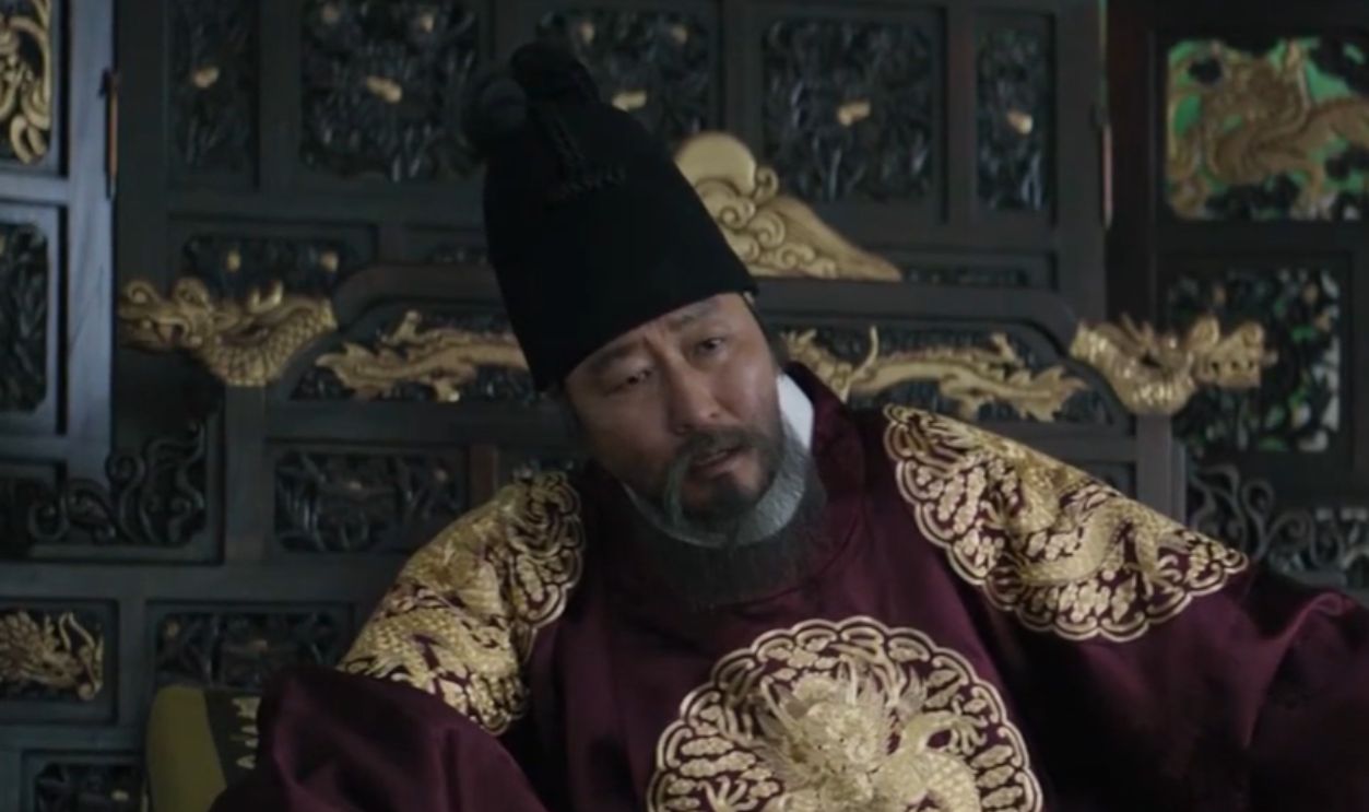 Screenshot from The Throne (2015) 