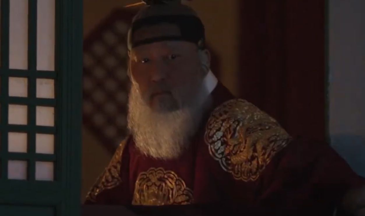 Screenshot from The Throne (2015) 