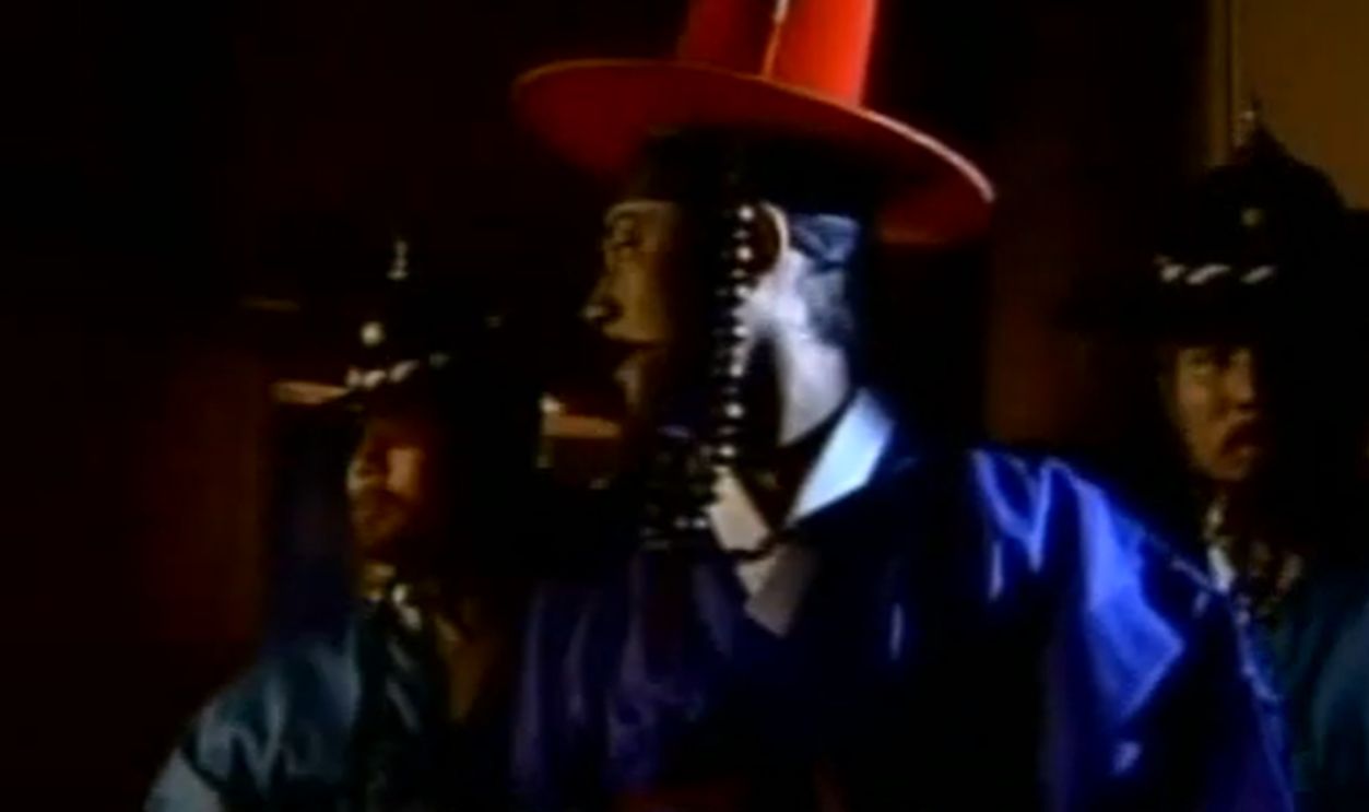 Screenshot from The King’s Road (1998) 