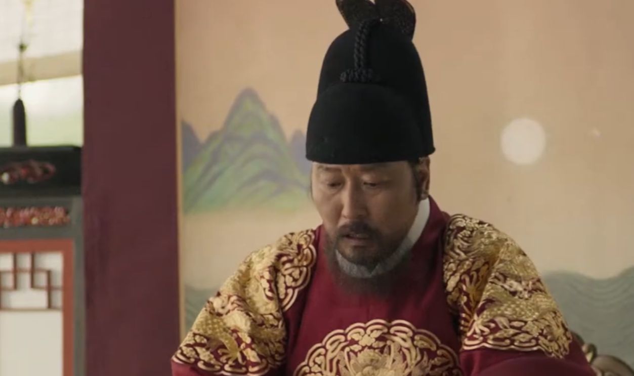 Screenshot from The Throne (2015) 