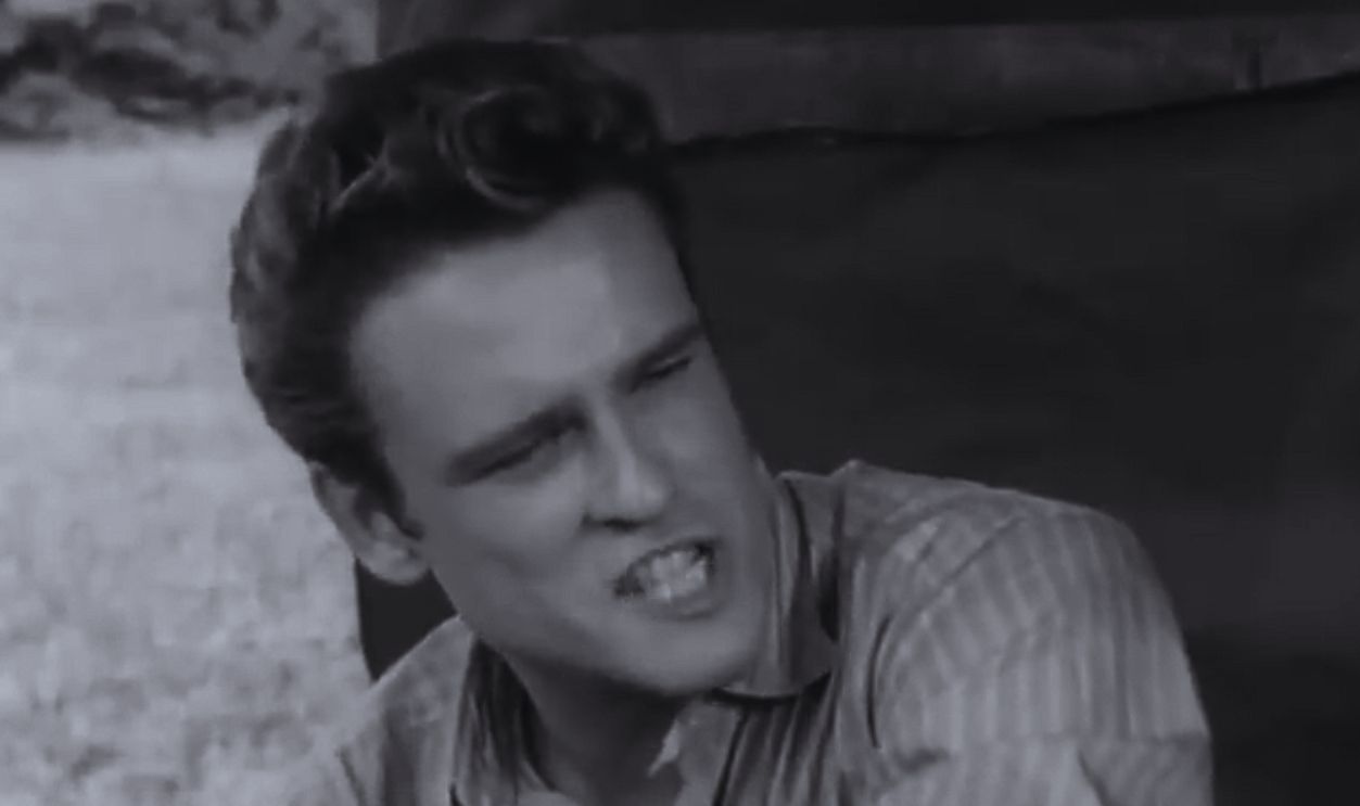 Screenshot from Pretty Boy Floyd (1960)