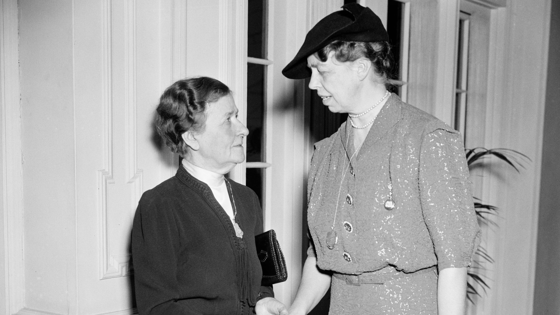 Title: Eleanor Roosevelt, right
Abstract/medium: 1 negative : glass ; 4 x 5 in. or smaller