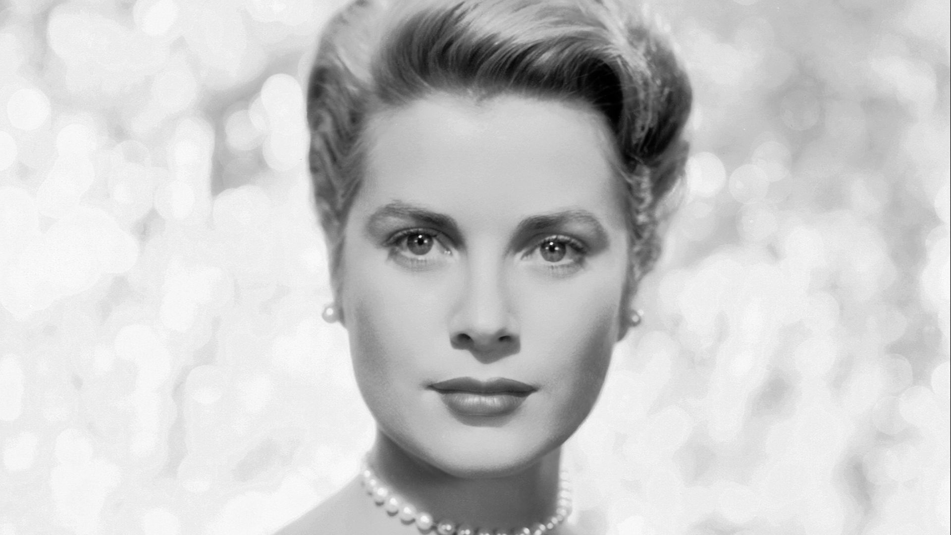 Photo of actress Grace Kelly.
