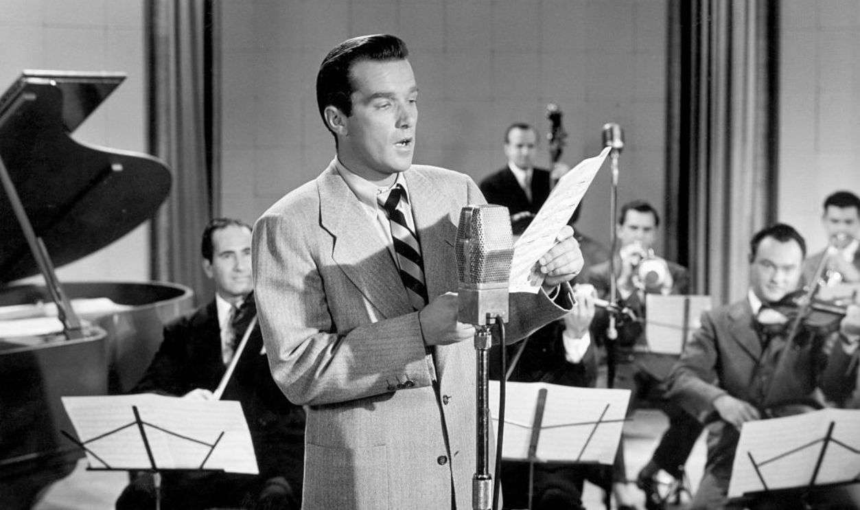 (Original Caption) Jack Leonard, juke box and record favorite, was a featured singer with Tommy Dorsey from 1936 to 1940. After a 5-year stint in the Army, he appeared at the Copacabana in New York, and was later 