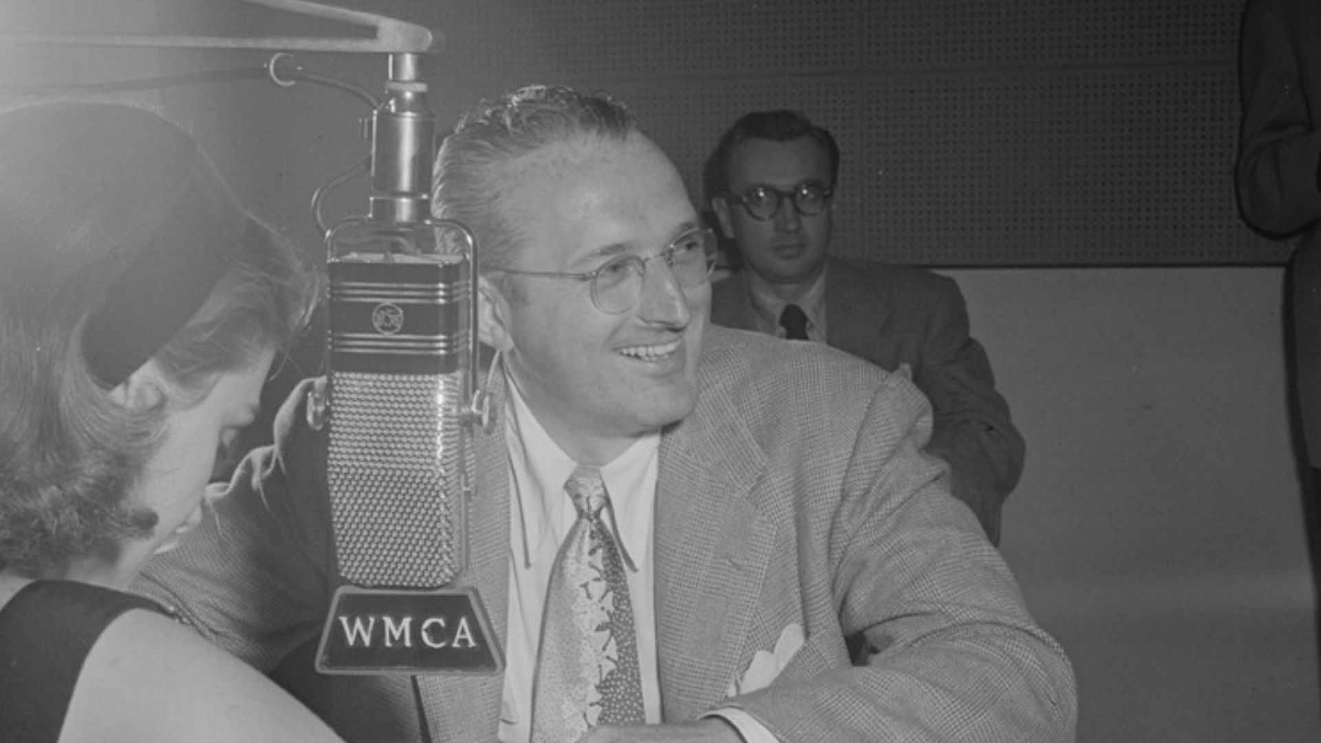 Gottlieb, William P., 1917-, photographer.
[Portrait of Tommy Dorsey and Beryl Davis, WMCA, New York, N.Y., ca. Oct. 1947]
1 negative :  b&w ; 2 1/4 x 2 1/4 in.
Notes:
 Gottlieb Collection Assignment No. 113
Reference print available in Music Division, Li
