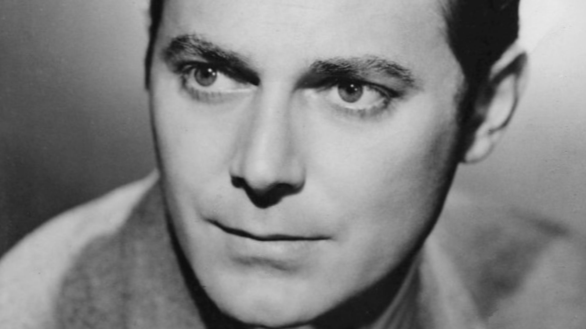Photo of actor Jon Hall.