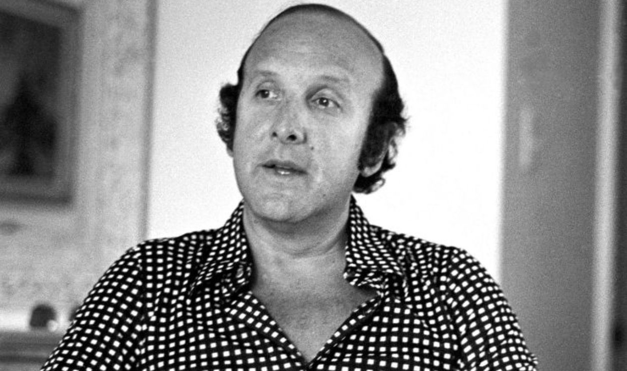 Record Producer/A&R Executive/Record Executive/Lawyer Clive Davis seen during an interview in a bungalow at The Beverly Hills Hotel, Beverly Hills, CA 1976.