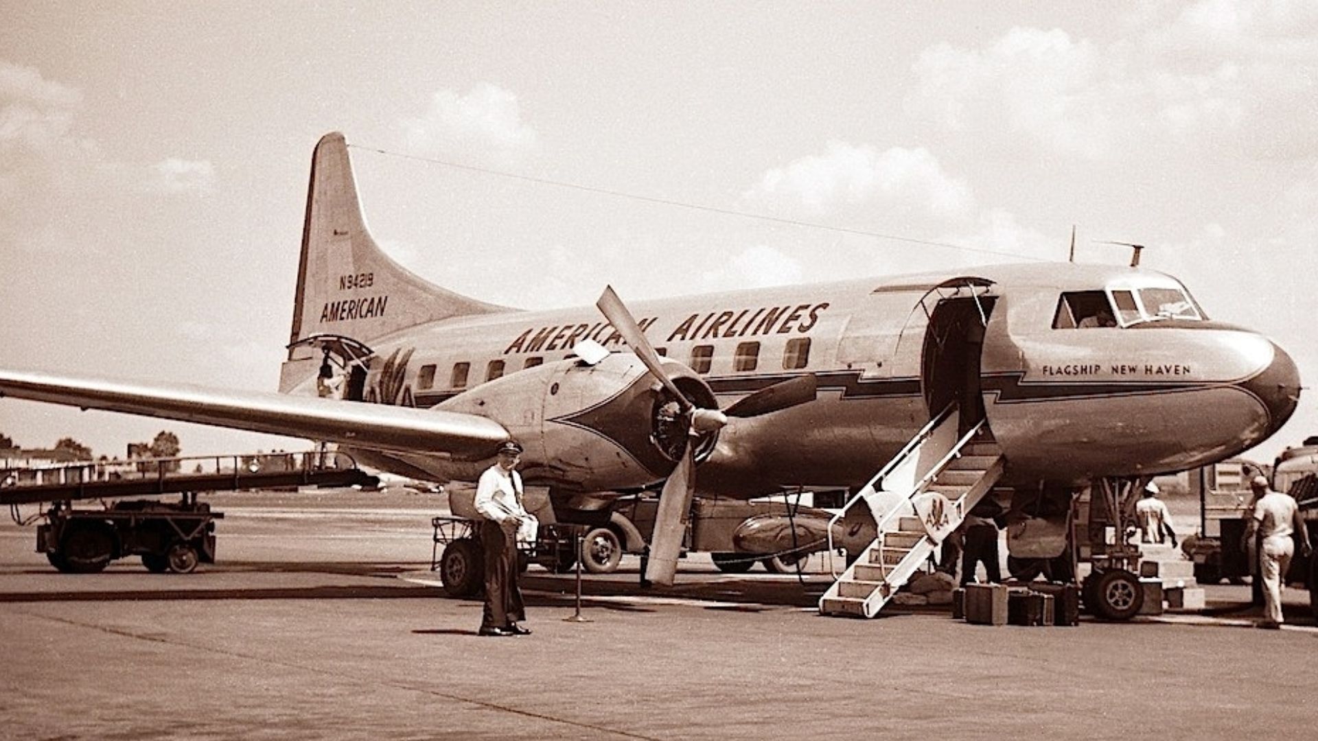 File:Convair CV-240, American Airlines JP7312361.jpg