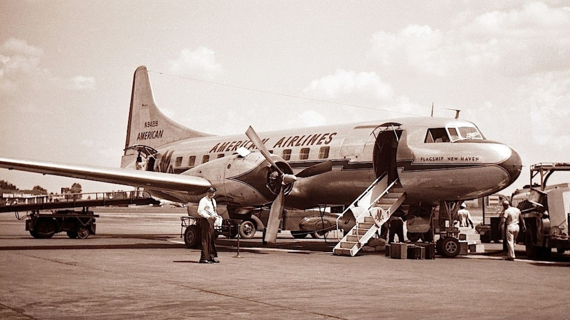 File:Convair CV-240, American Airlines JP7312361.jpg