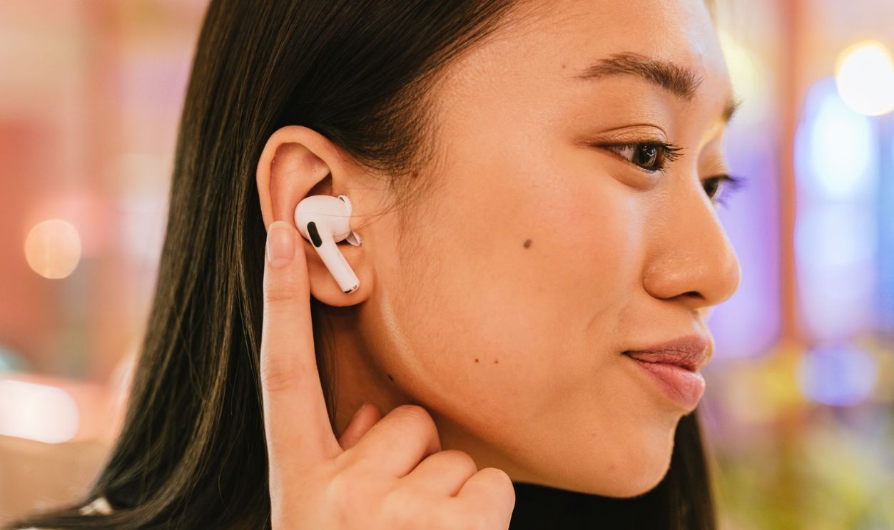 wireless earbuds
