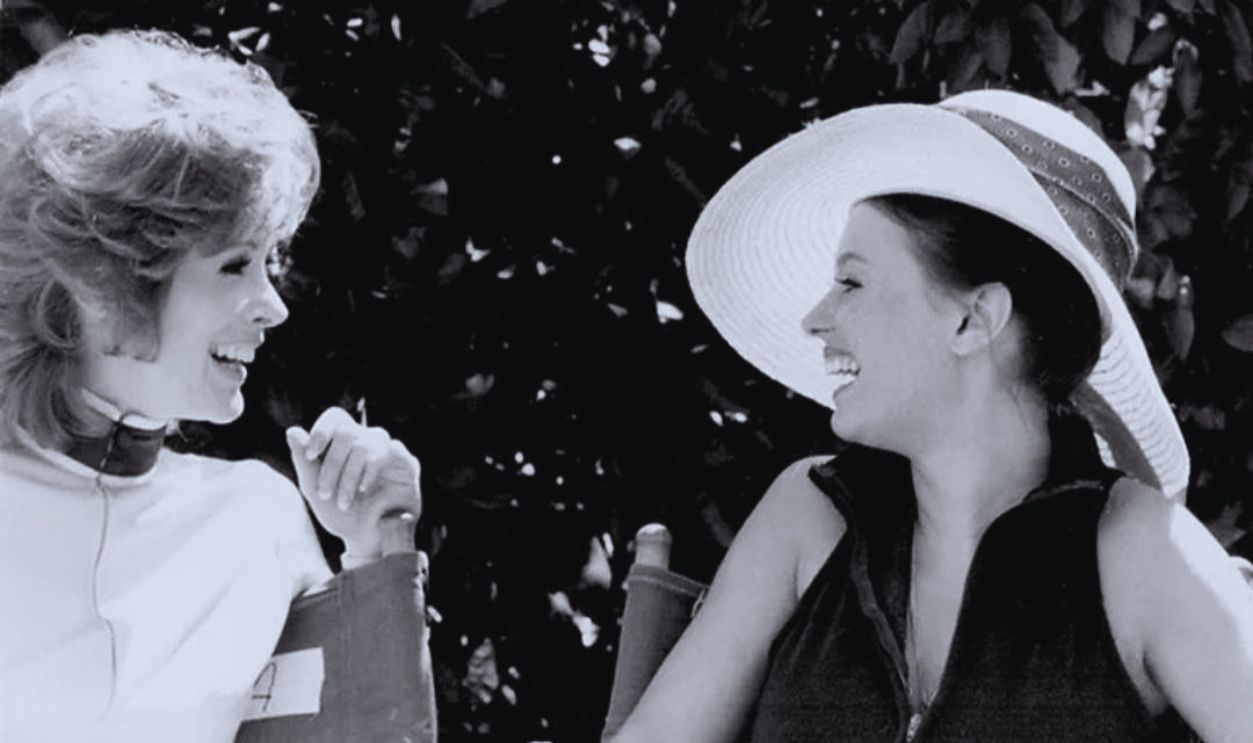  Jill St. John and Lana Wood
