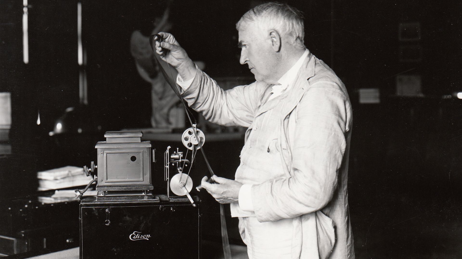 Thomas Edison with Home Projecting Kinetoscope.
Keywords: thomas edison; west orange; laboratory complex; building 5; building 5 interior; building 5 library; motion pictures; Edison; Thomas A.; (EDIS Historical Photo Series Name)