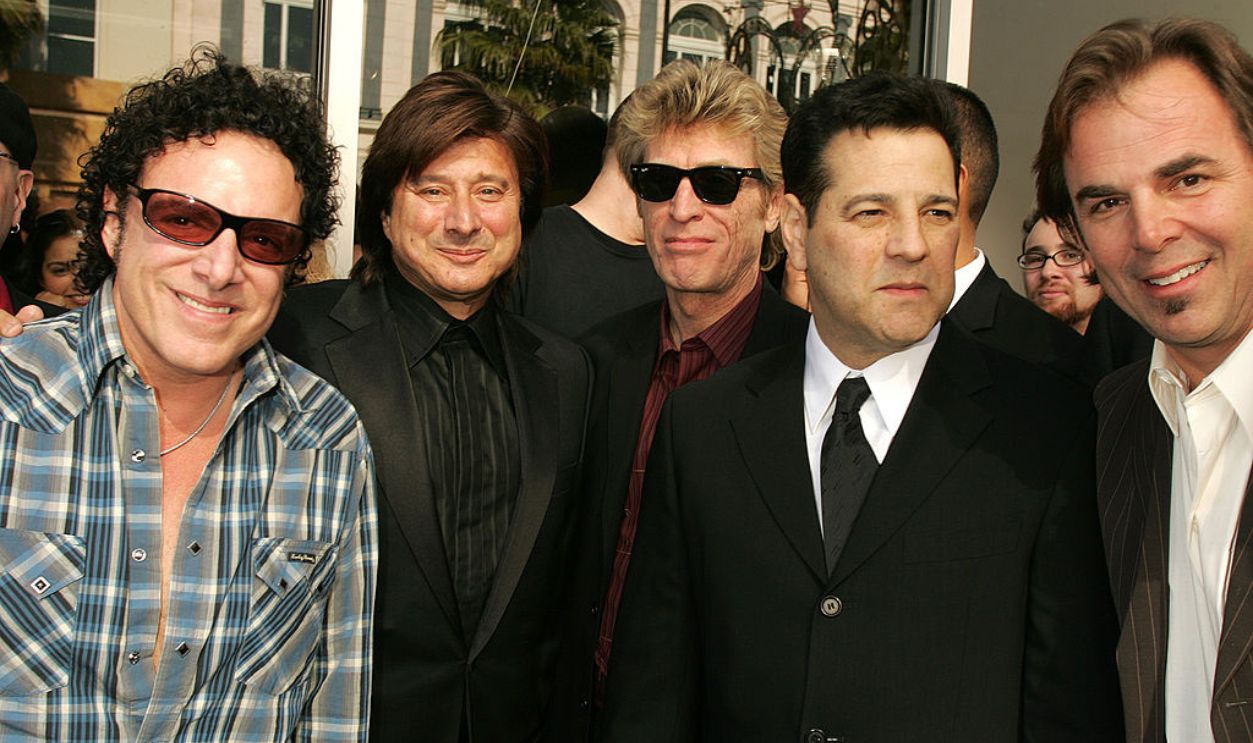 Neal Schon, Steve Perry, Ross Valory, Robert Fleischman and Jonathan Cain