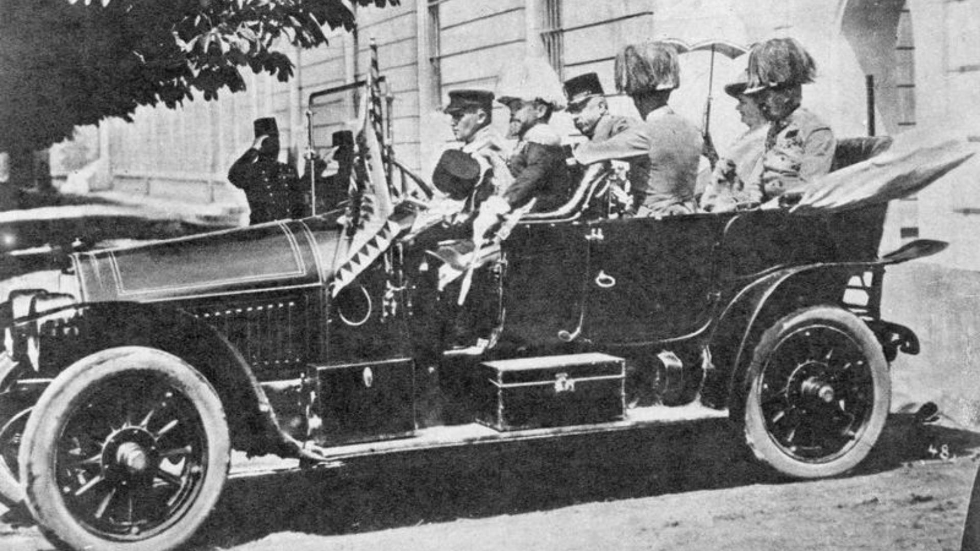The Assassination of Archduke Franz Ferdinand, June 1914
Archduke Ferdinand and his wife on an official visit to Sarajevo in June 1914, shortly before their assassination by Gavrilo Princip.