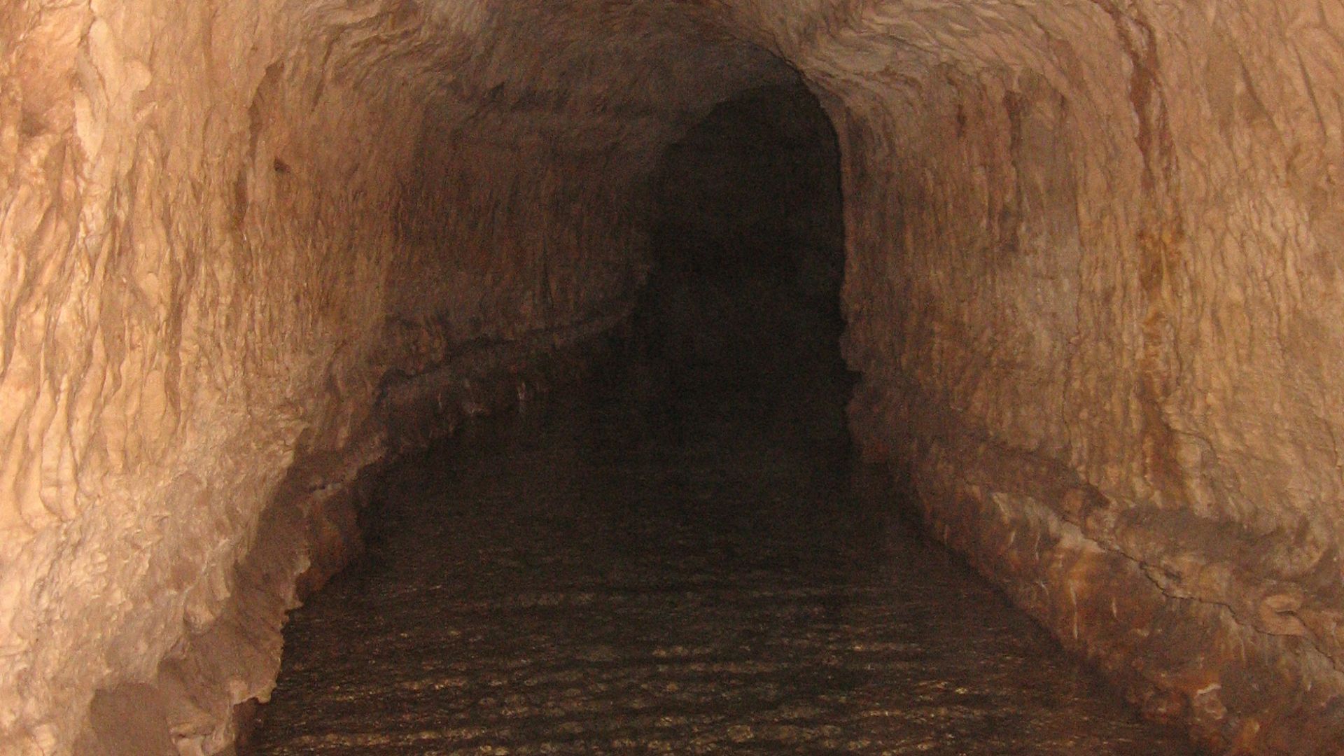 Flooded tunnel section of the Qanat Firaun.