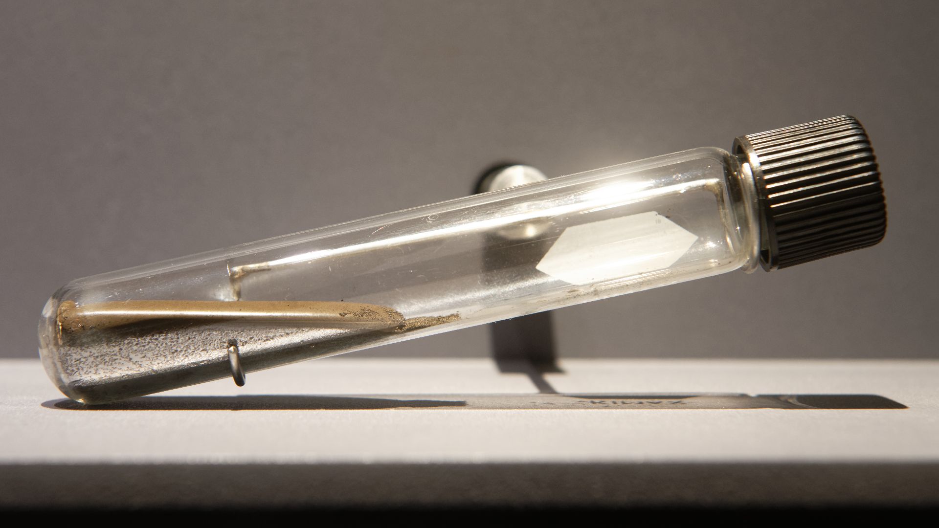 Mercury, unknown provenience. Former collection of Georges de La Bouglise, 1970. Geology and Mineralogy Gallery of the National Museum of Natural History in Paris.