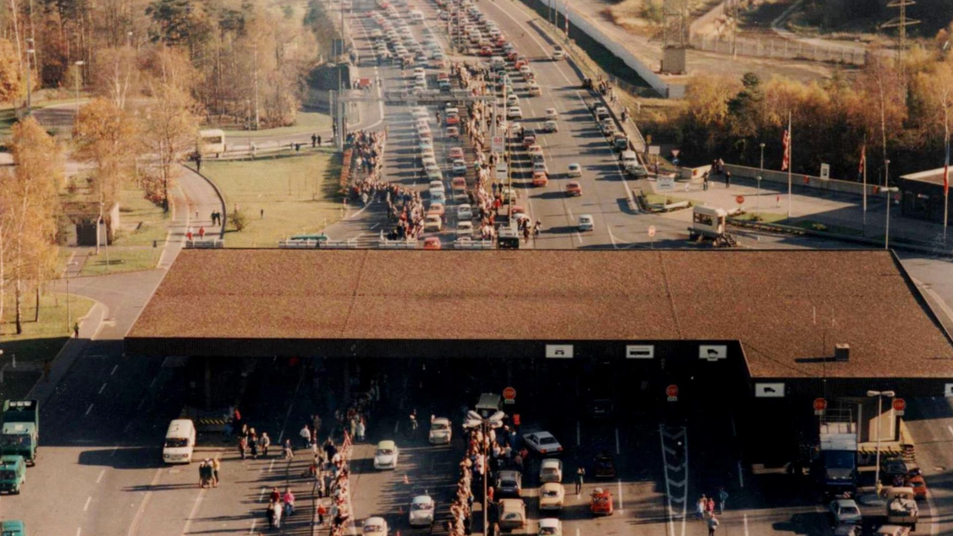 Checkpoint Helmstedt after the border opening in November 1989