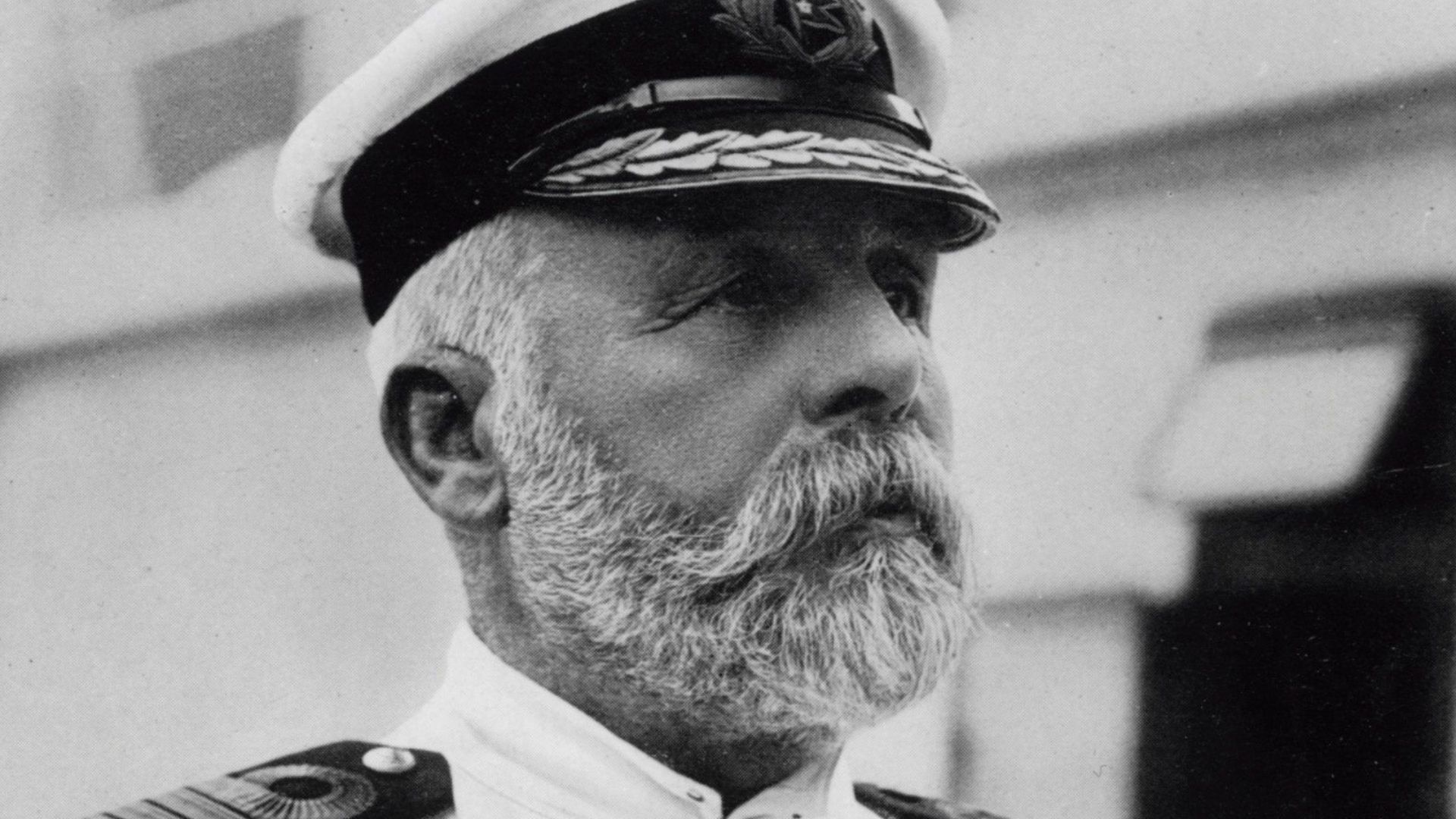 Omschrijving: Edward J. Smith, kapitein van de Titanic toen deze op 15 april 1912 bij de Noordpool tegen een ijsberg aanvoer en zonk.
