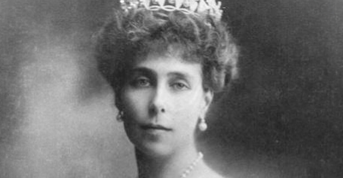 Black and white portrait of Princess Victoria Melita of Saxe-Coburg and Gotha