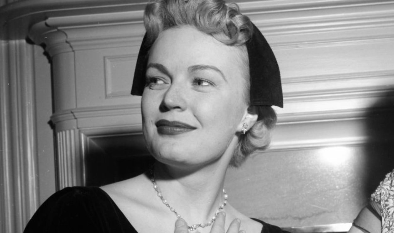 LOS ANGELES - CIRCA 1954: Actress June Haver and Jeannette McDonald attend a party in Los Angeles, California. 