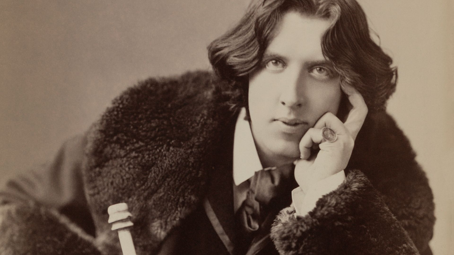 Oscar Wilde by Napoleon Sarony, albumen print on card mount, sheet 30.6 x 18.4 cm, on mount 33 x 19 cm.
Notes

1045 U.S. Copyright Office.
Title from item.
No. 22.
Copyright by N. Sarony.
Exhibited: