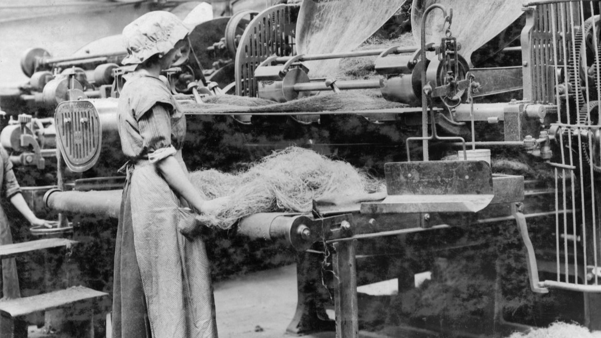Industry during the First World War
A female worker carding hemp in a British factory during the First World War.