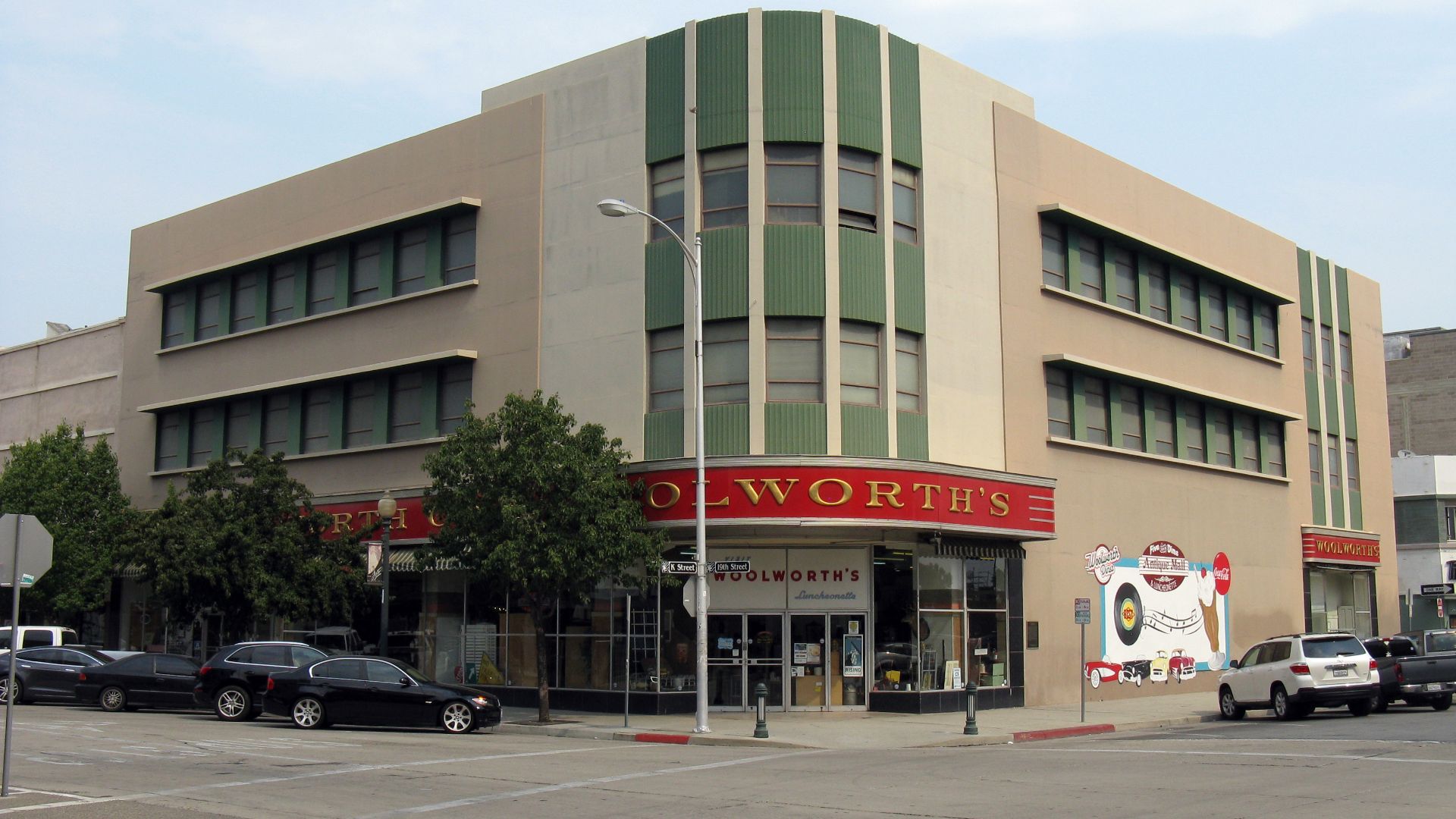 The former Woolworth store in downtown Bakersfield, built in 1949. It housed the last operating Woolworth soda fountain and an antique mall until 2021.