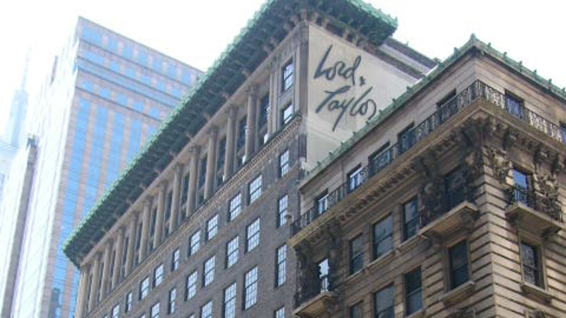 Caza Matris de Lord & Taylor. See also File:Lord and Taylor jeh.JPG