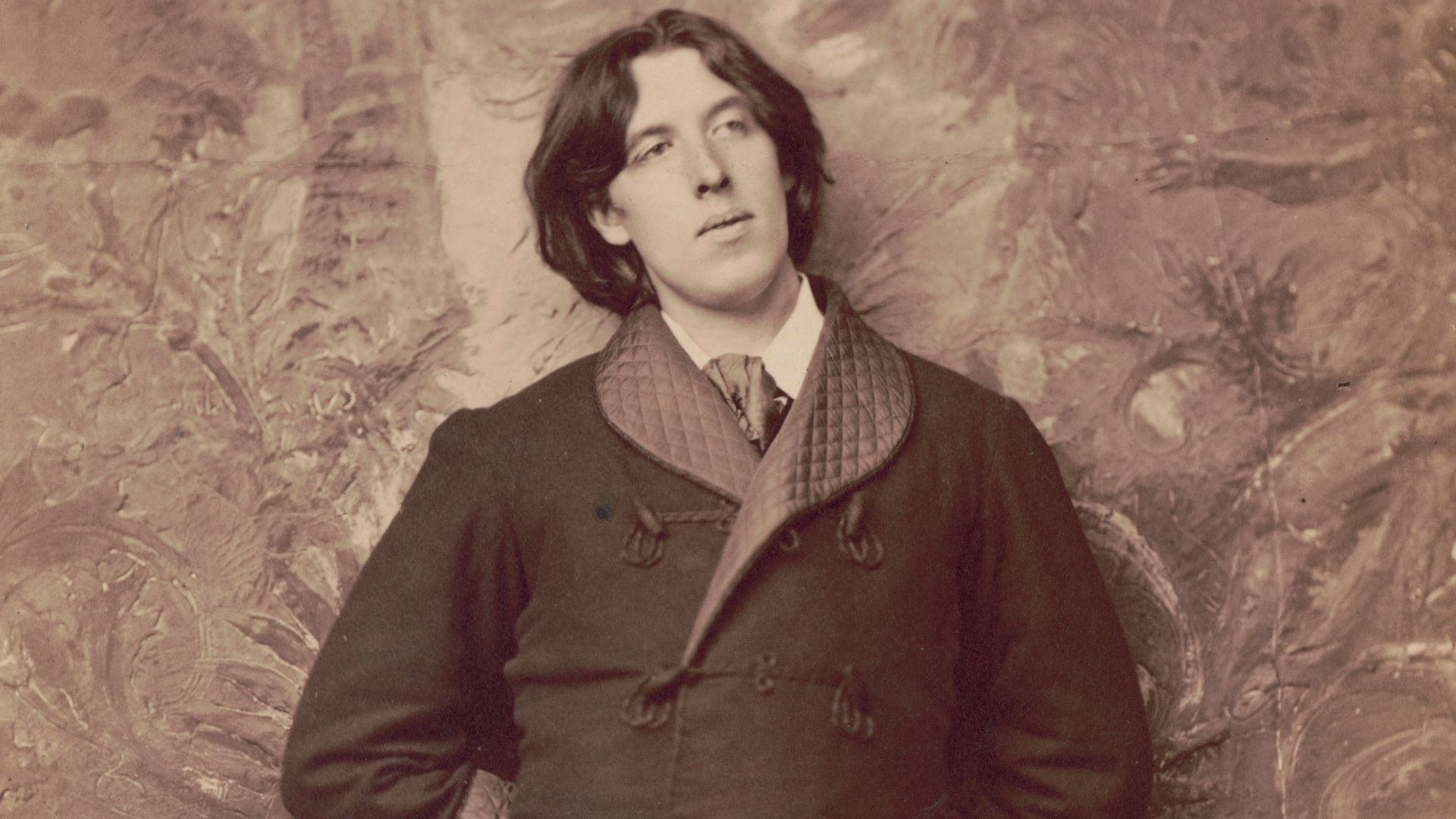 Title: Oscar Wilde / Sarony.
Abstract/medium: 1 photographic print on card mount : albumen ; sheet 30.6 x 18.4 cm, on mount 33 x 19 cm.