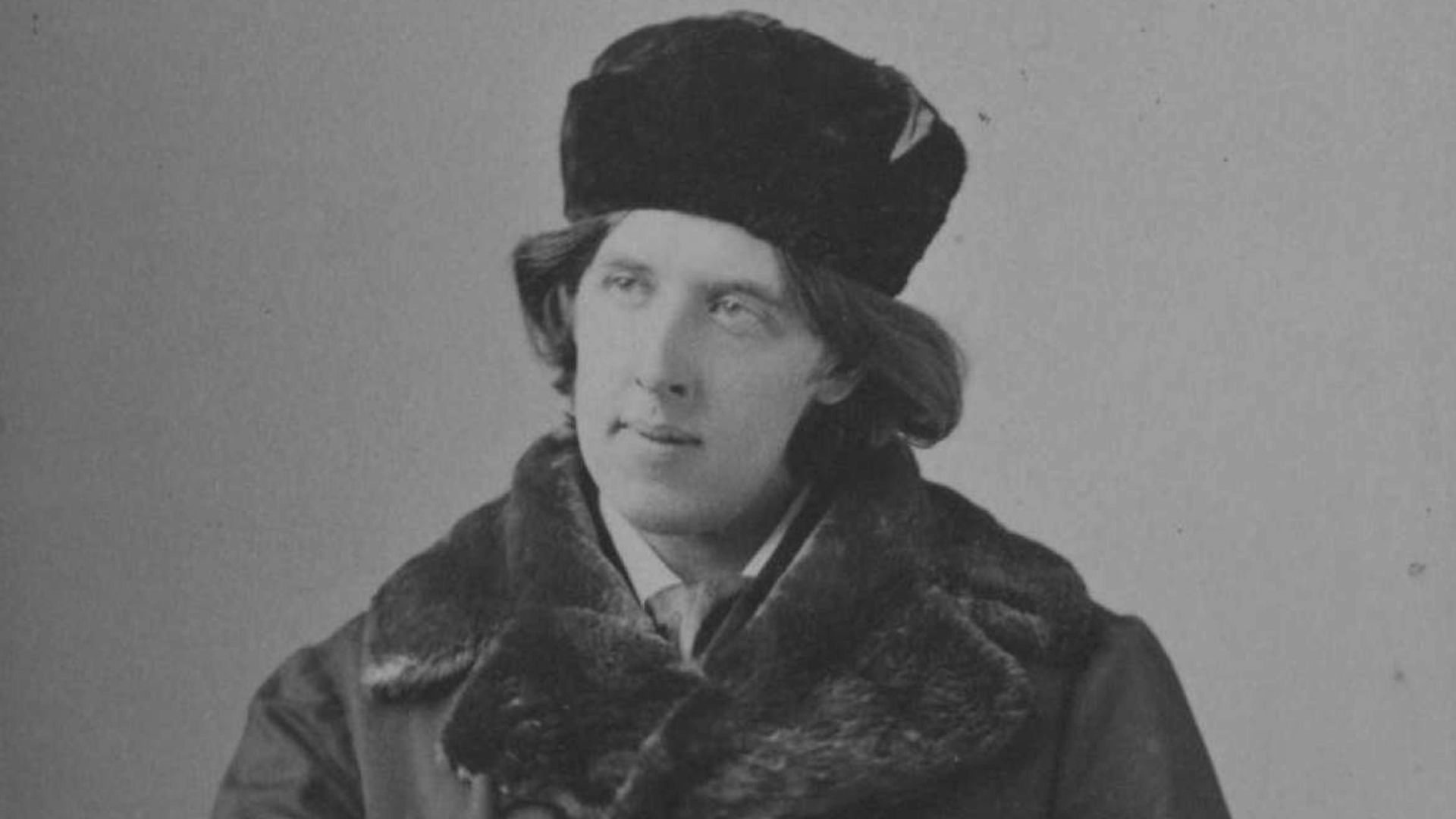 Picture of Oscar Wilde taken at the Studio of Napoleon Sarony in New York City.