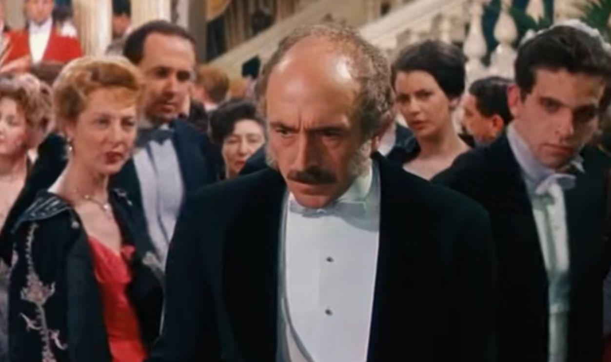 Screenshot from The Trials of Oscar Wilde (1960) 