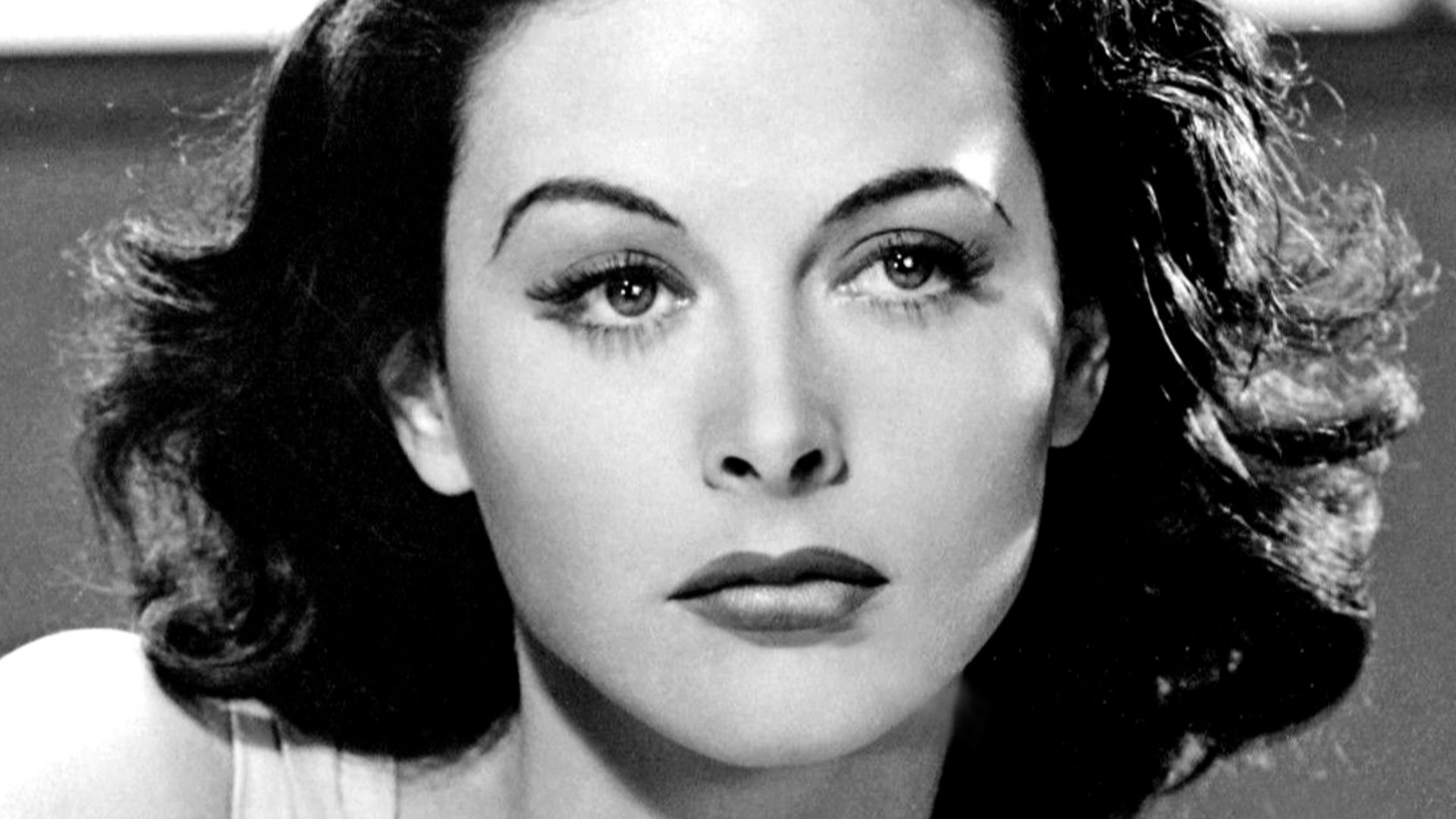 Publicity photo of Hedy Lamarr for film Comrade X.