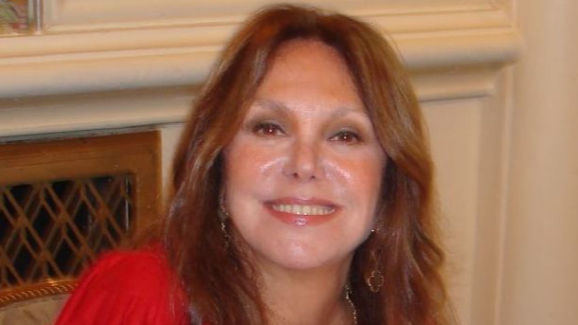 Marlo Thomas signing