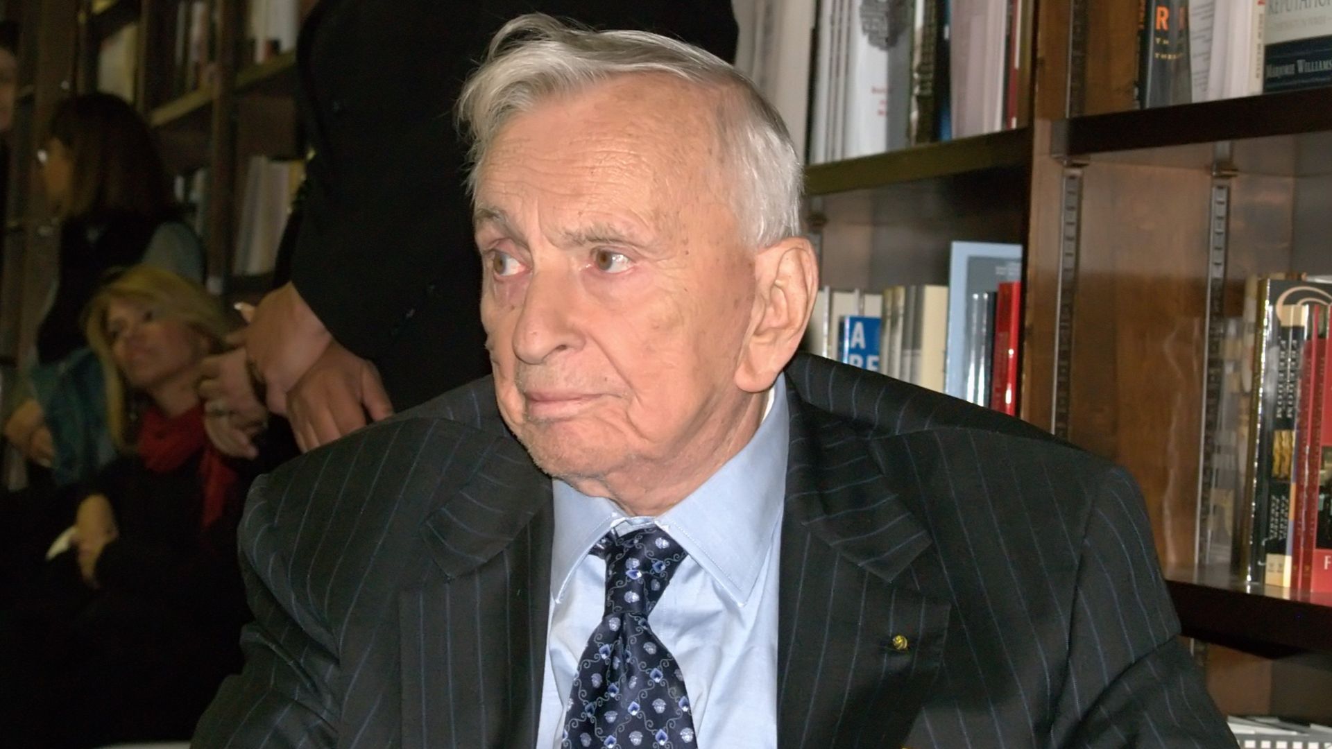 Gore Vidal at the Union Square Barnes & Noble to be interviewed by Leonard Lopate to discuss his life and his photographic memoir, Gore Vidal: Snapshots in History's Glare.