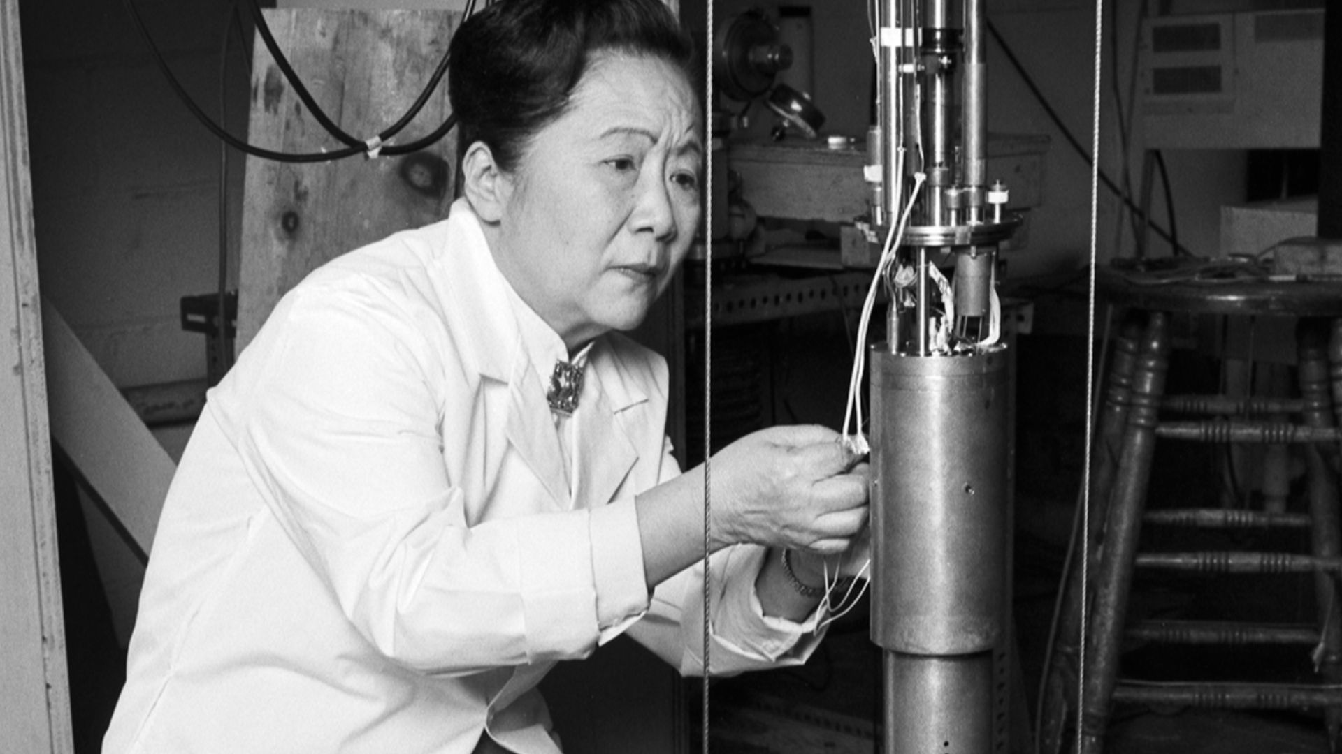 Chien-Shiung Wu photographed by Lynn Gilbert