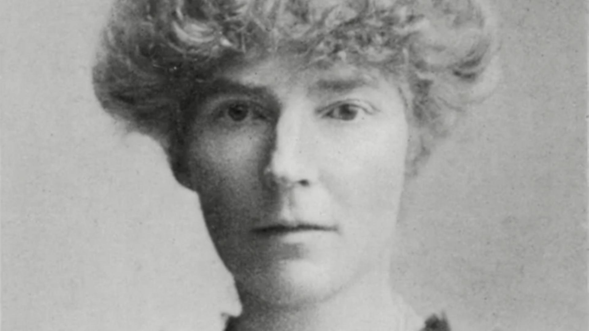 Portrait photograph of Gertrude Bell around 1910 almost certainly in the United Kingdom.