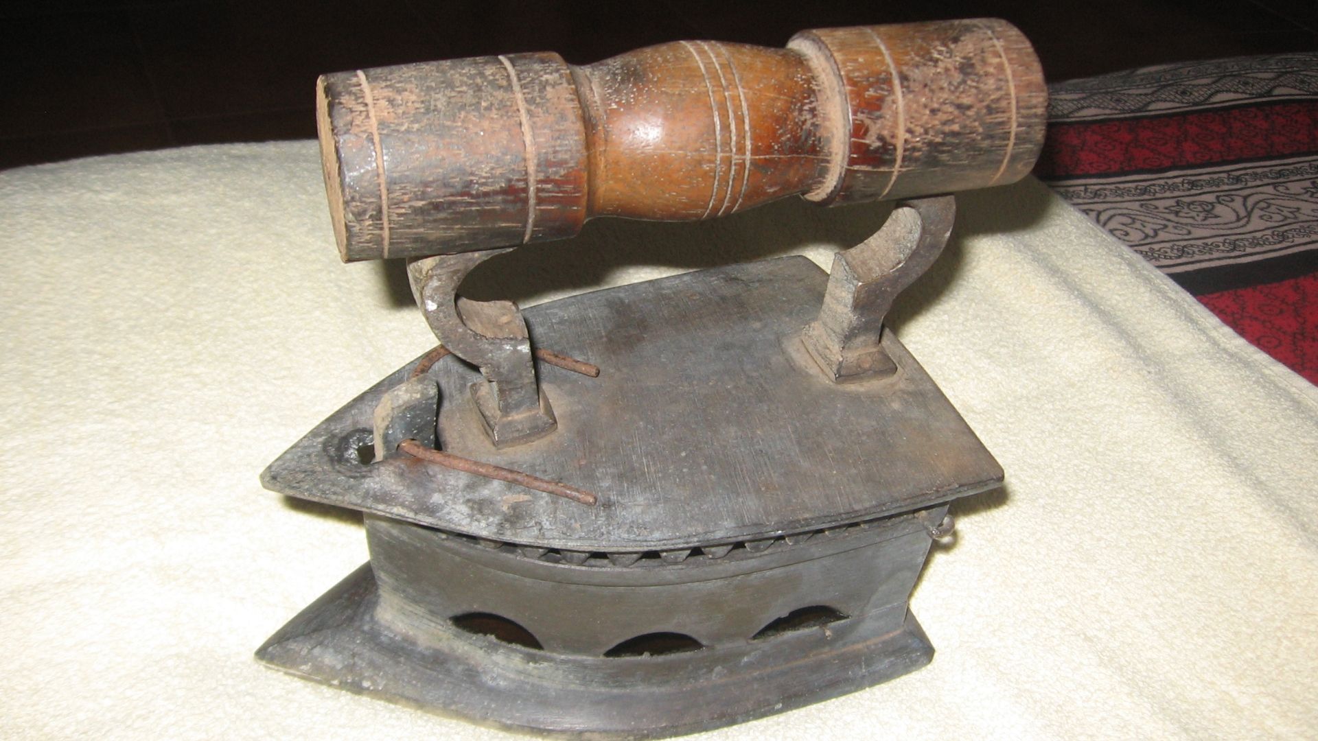 Charcoal Iron Box for ironing the clothes