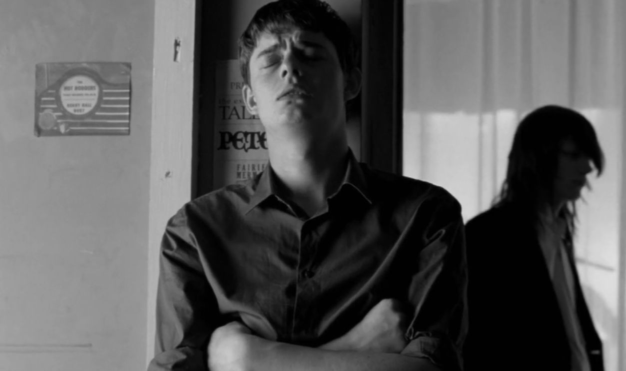 Screenshot from Control (2007) 