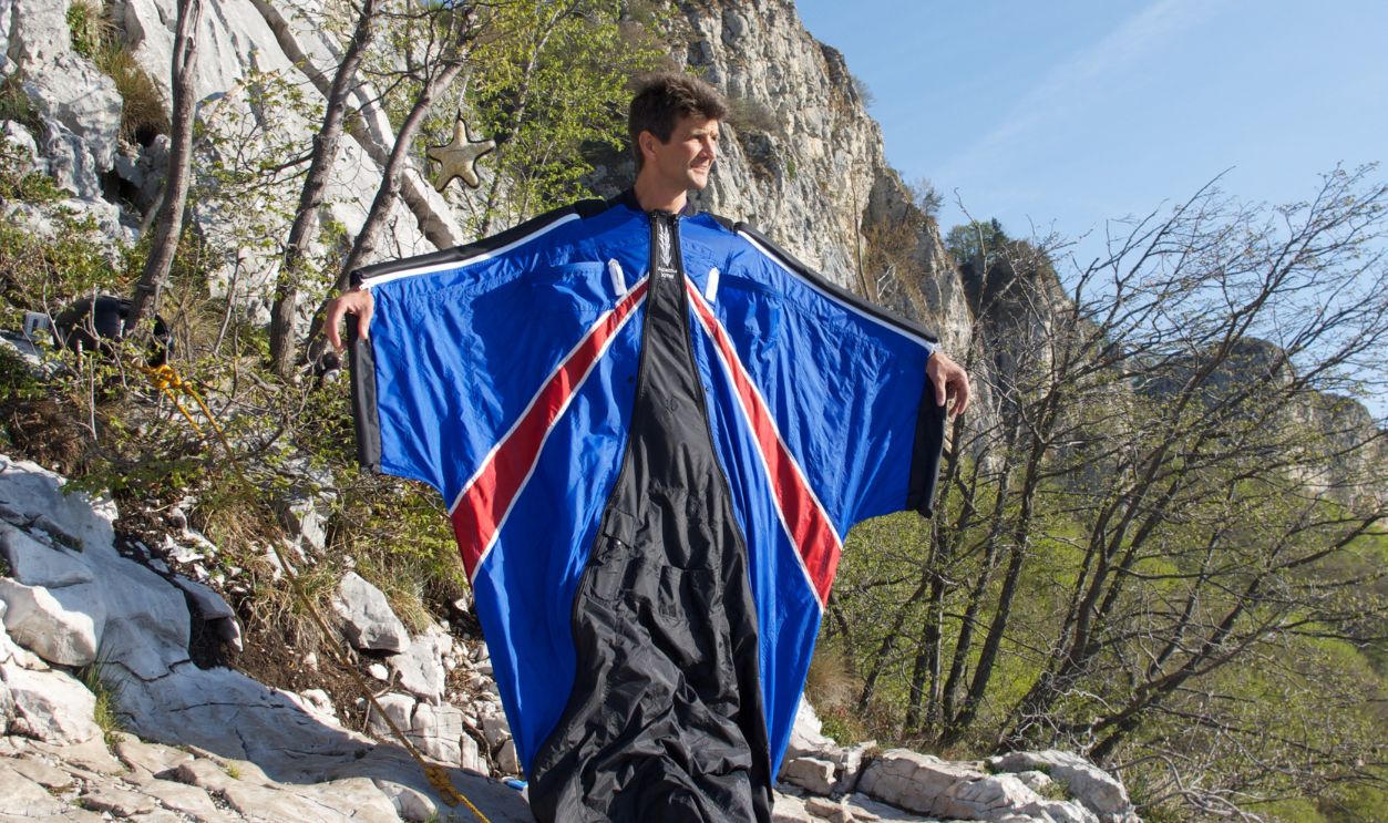 wingsuit flying