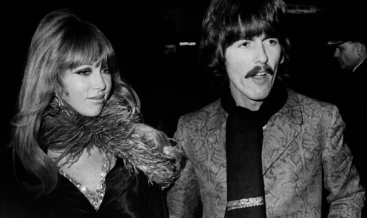 LONDON, UNITED KINGDOM - OCTOBER 19: George Harrison with wife Patti Boyd at the premiere of the movie 'How I Won The War' at the London Pavilion on October 19, 1967 in London, United Kingdom. 